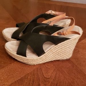 Gap Black Leather Espadrille Sandals size 8